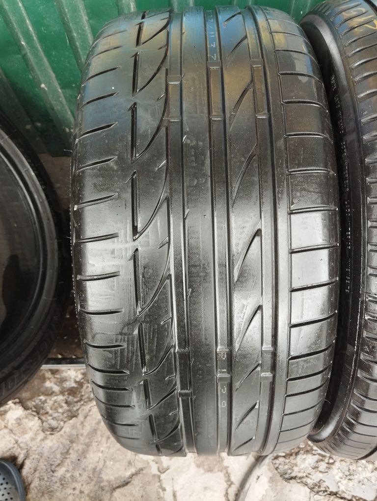 Одна літня шина Bridgestone 275/40/19