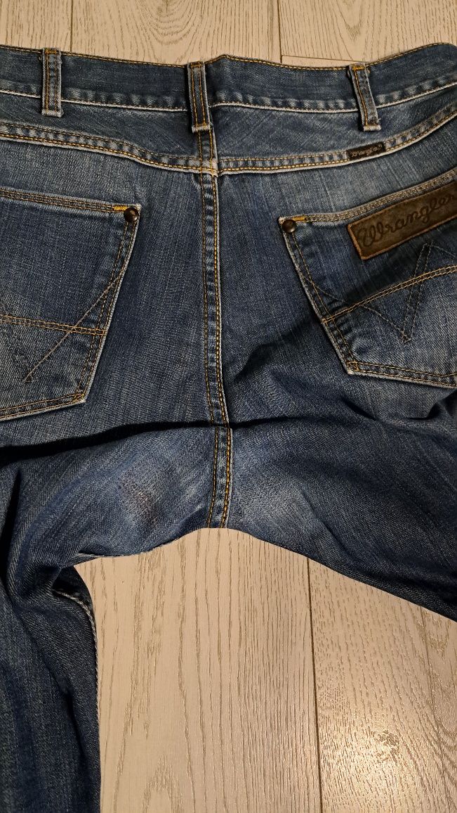 Spodnie jeansy wrangler W36 L34 wycierane