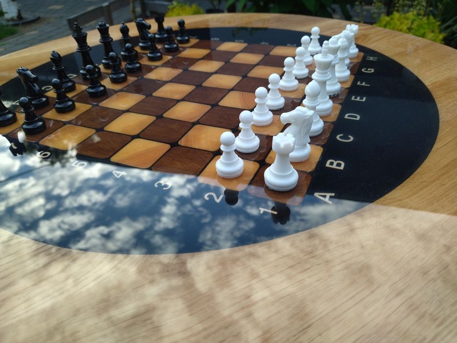 Stół szachowy z żywicy