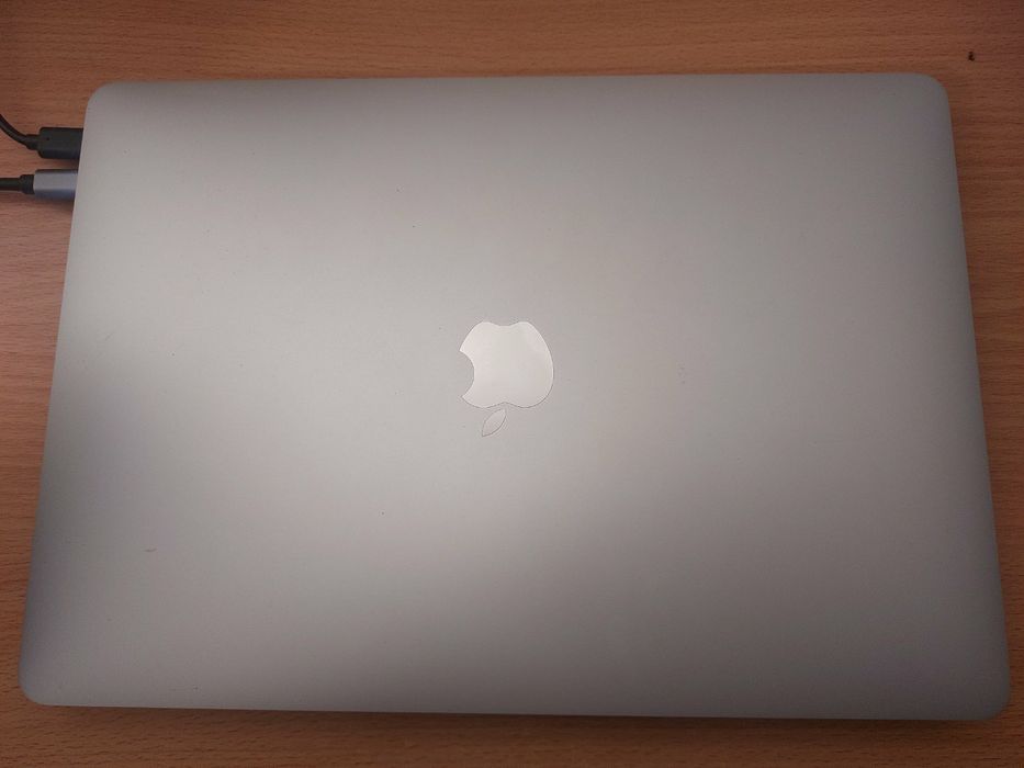 Apple macbook air m1 2020 a2337