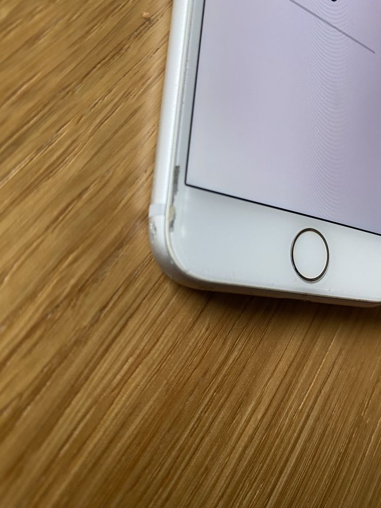 iPhone 8 Silver 64 GB (Model A1905) stan dobry+