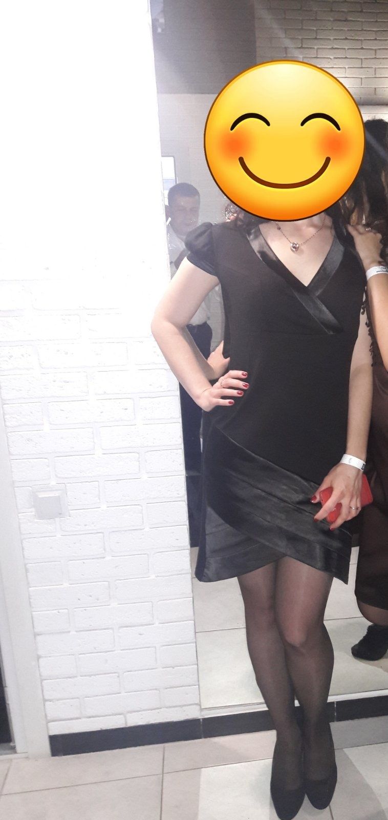 Платье черное с атласными вставками