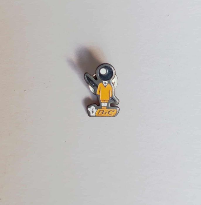 Pin boneco da marca francesa BIC