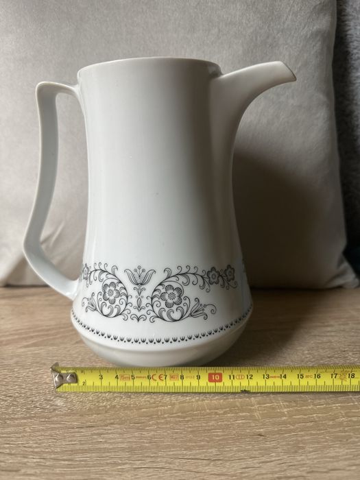 Dzbanek / mlecznik JLMENAU biały porcelana - PRL