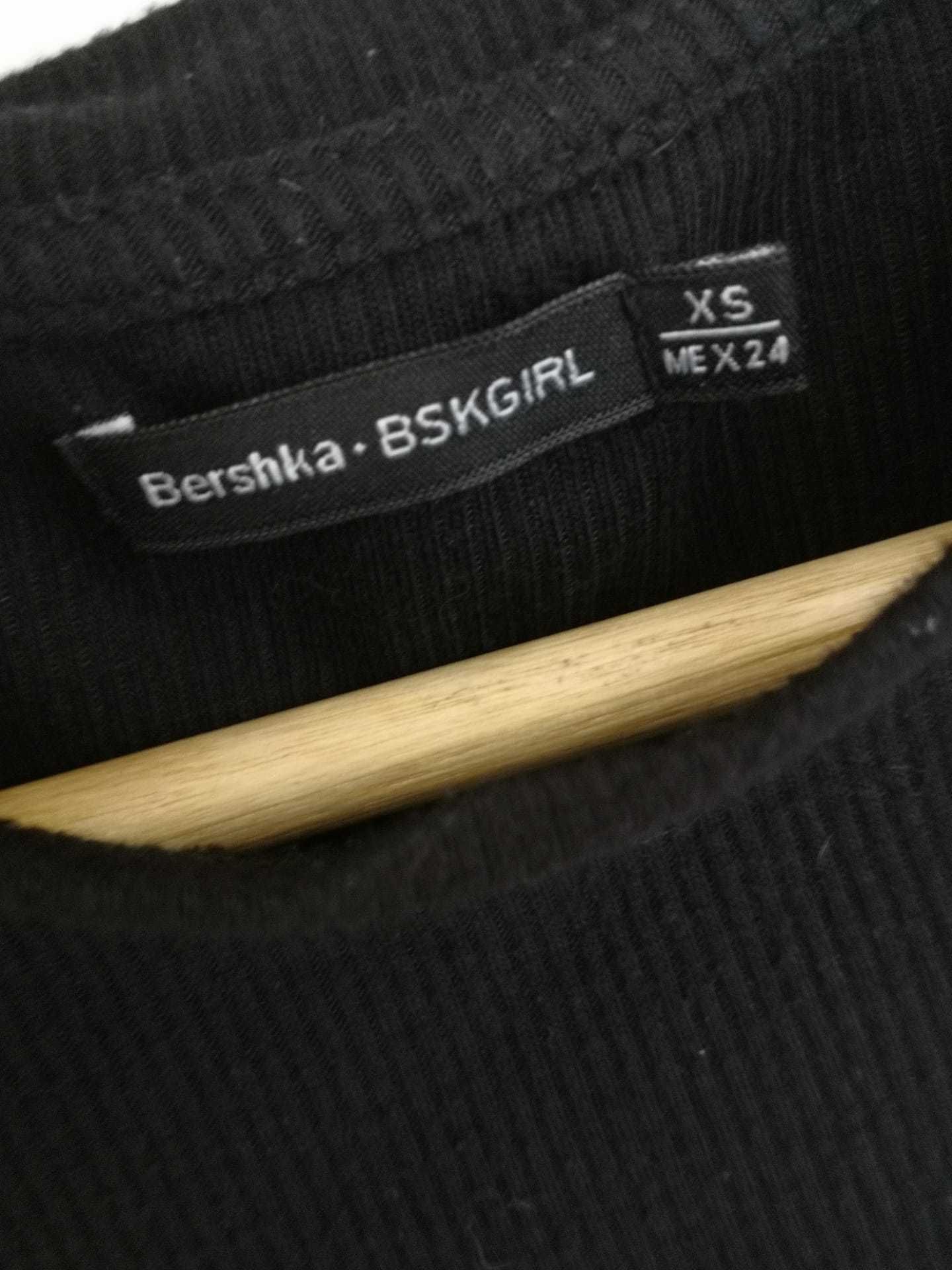 Top preto Bershka