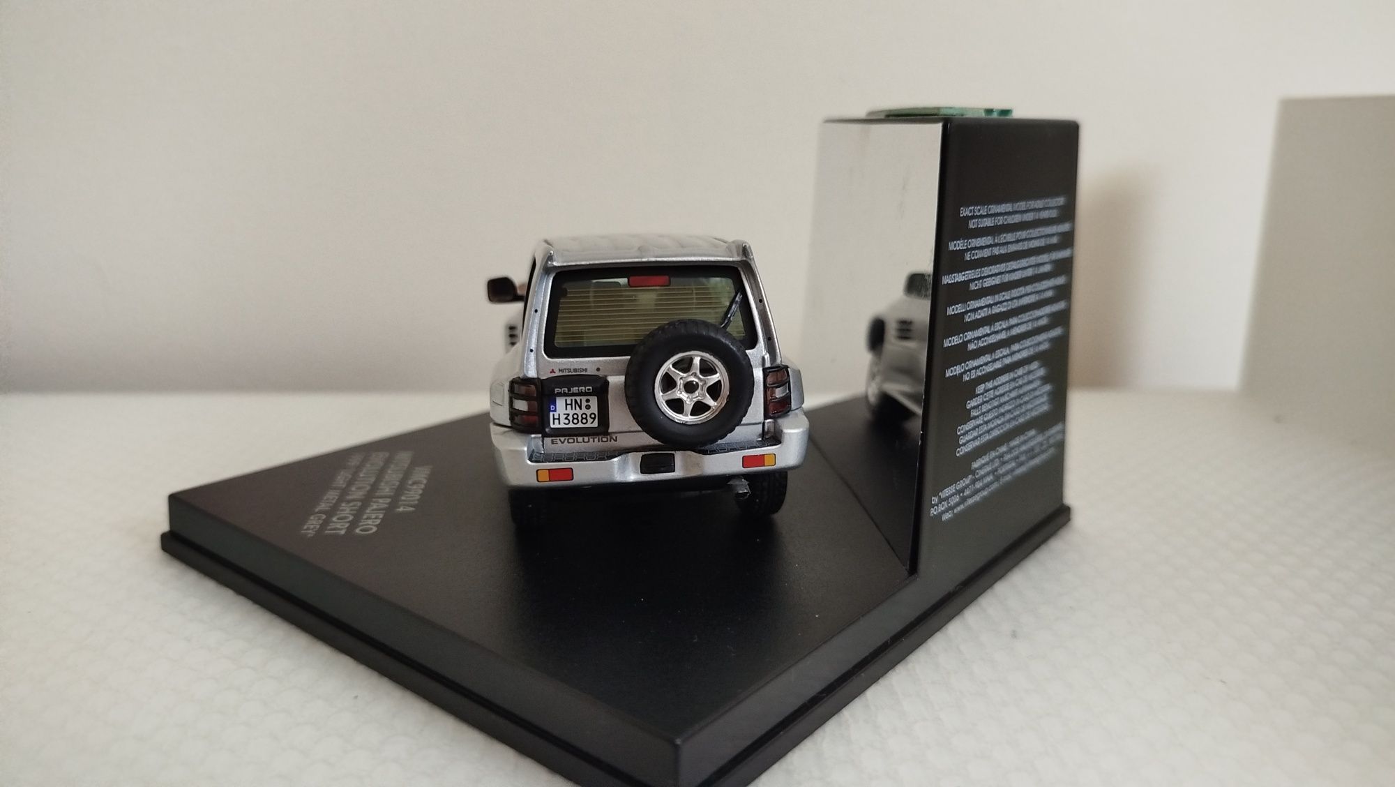 Miniatura Mitsubishi Pajero Evolution 1/43 Nova