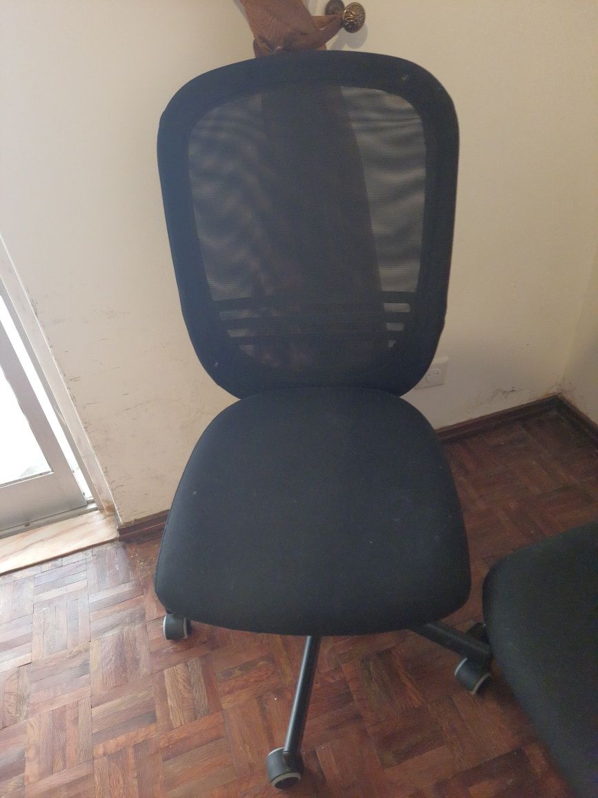 2 cadeiras rotatórias em perfeito estado