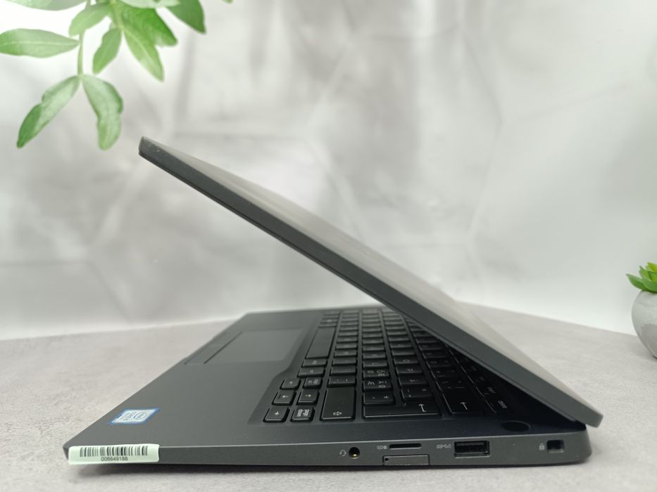 Ноутбук Dell Latitude 7400/i5-8365U/16 ГБ/NVMe 256 GB/14 " Full HD IPS