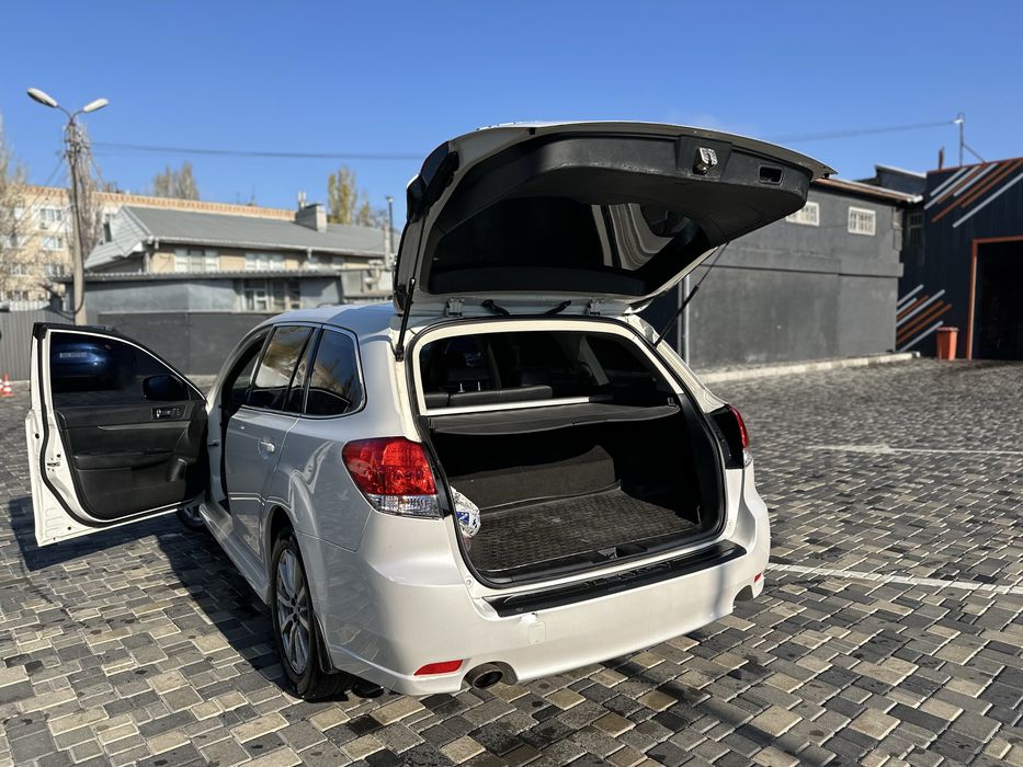 Subaru Legacy топова комплектація