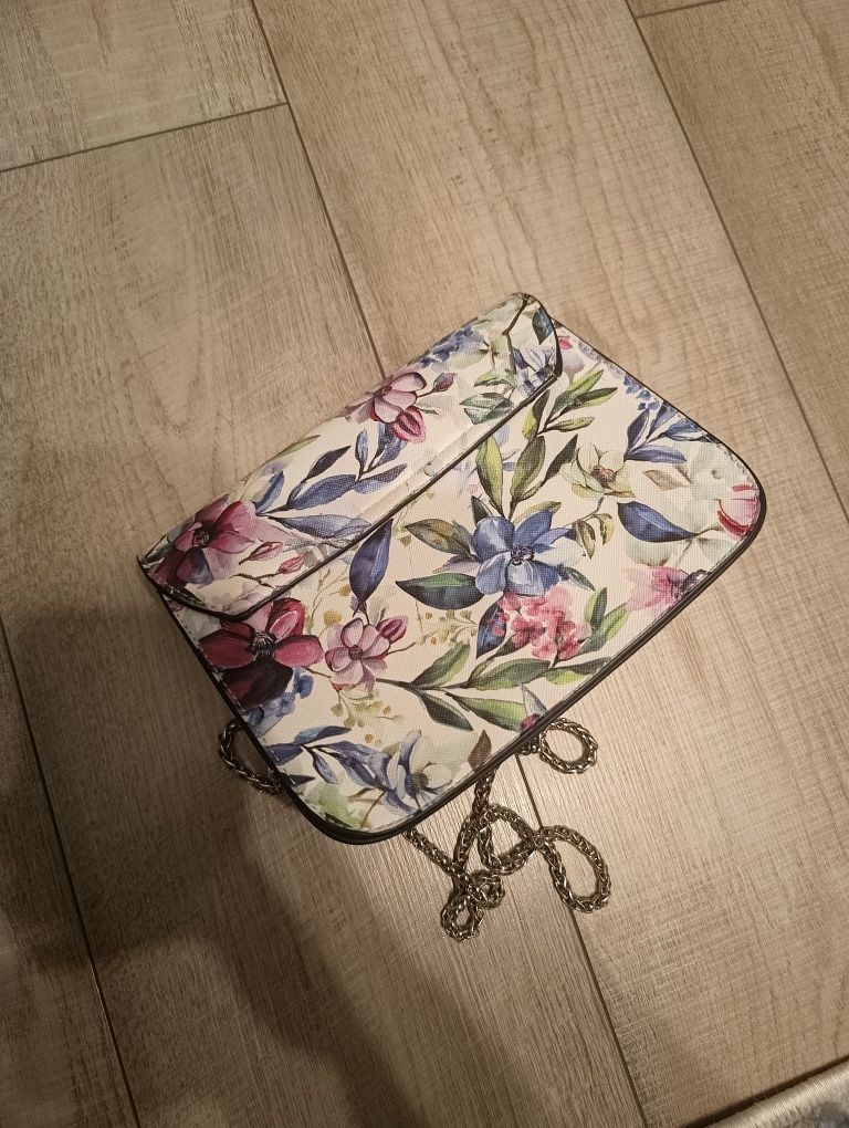 Torebka Tatuum w kwiaty