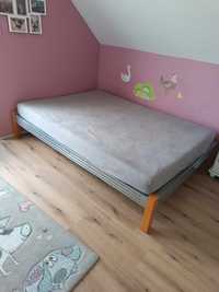Łóżko z materacem 140x200