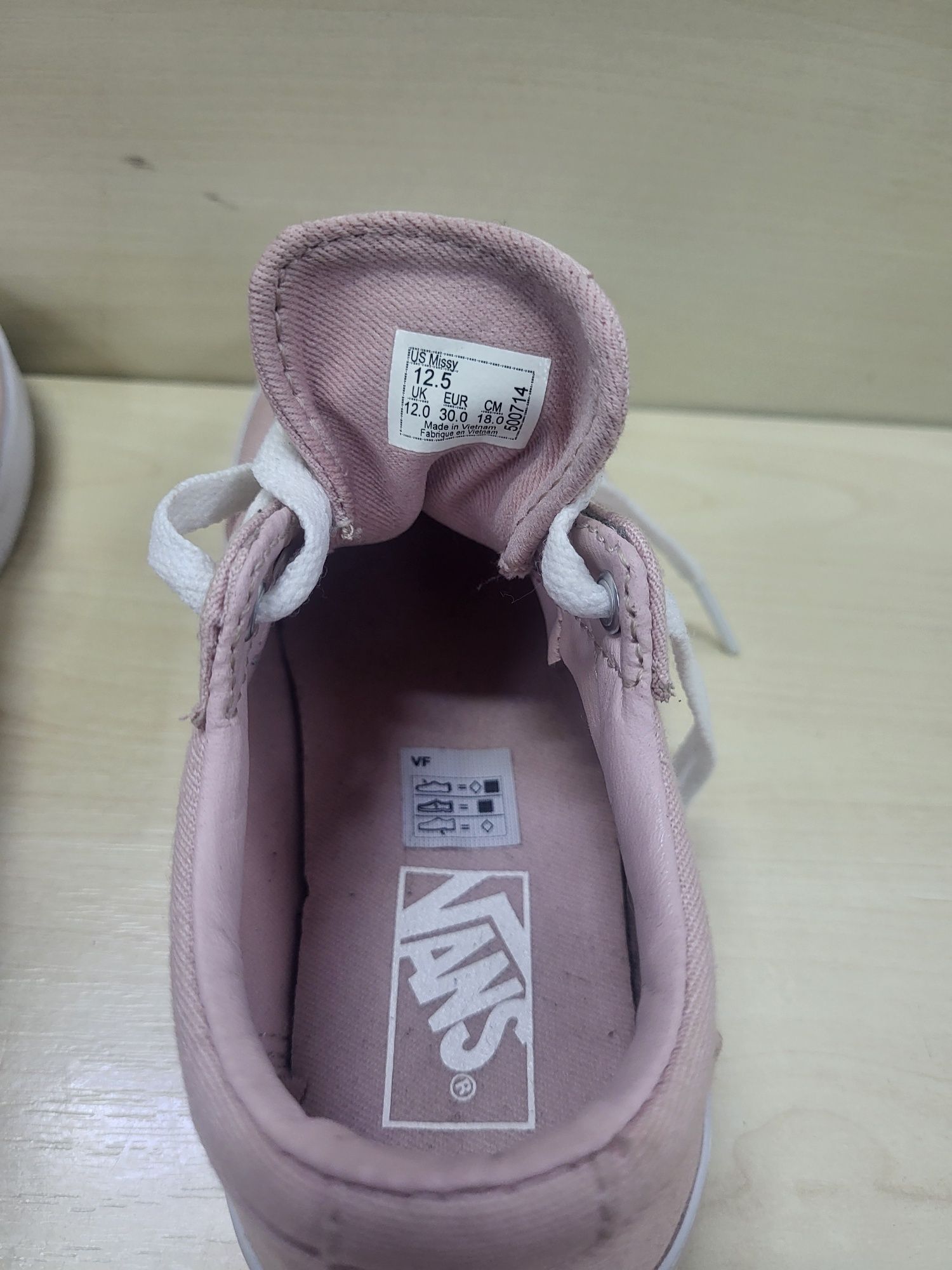 Продам детские кеды Vans