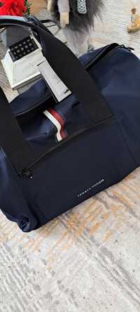 Спортивна сумка Tommy Hilfiger оригінал нова з бірками