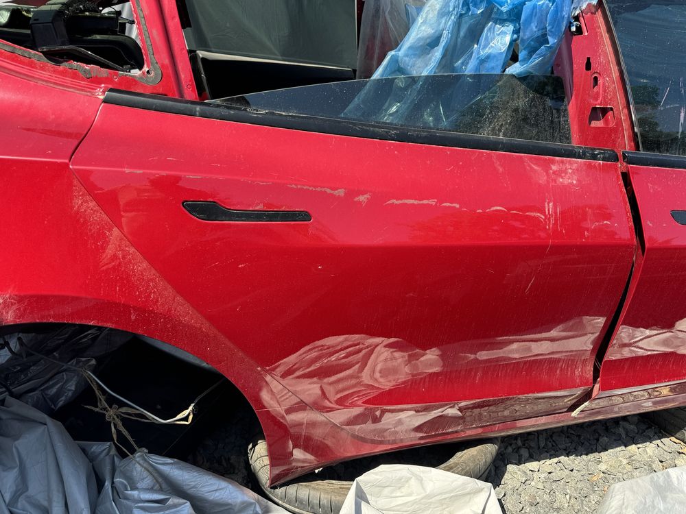 Tesla model 3 rest двери крила четверть кришка багажніка дзеркала скло