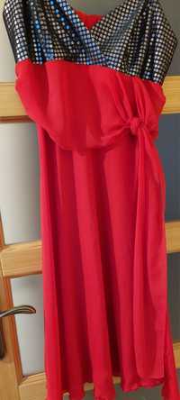 Sukienka  karnawałowa na ramiaczka z gorsetem cekinowym.