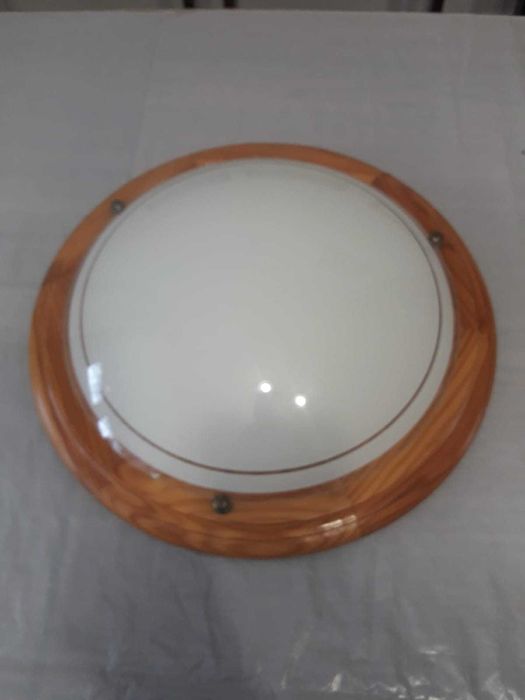 Lampa sufitowa lub ścienna
