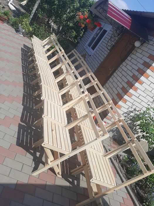 Отличный деревянный раскладной стол.Дача ,торговля   .