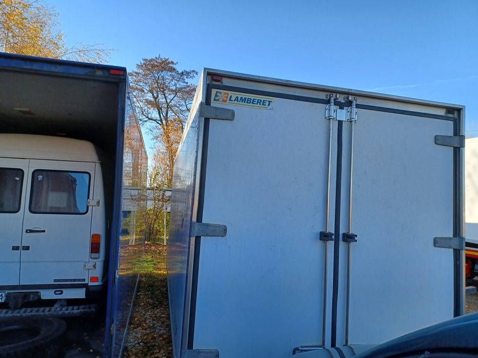 Izoterma Chłodnia Magazyn garaż z transportem 2,7m-wysoki