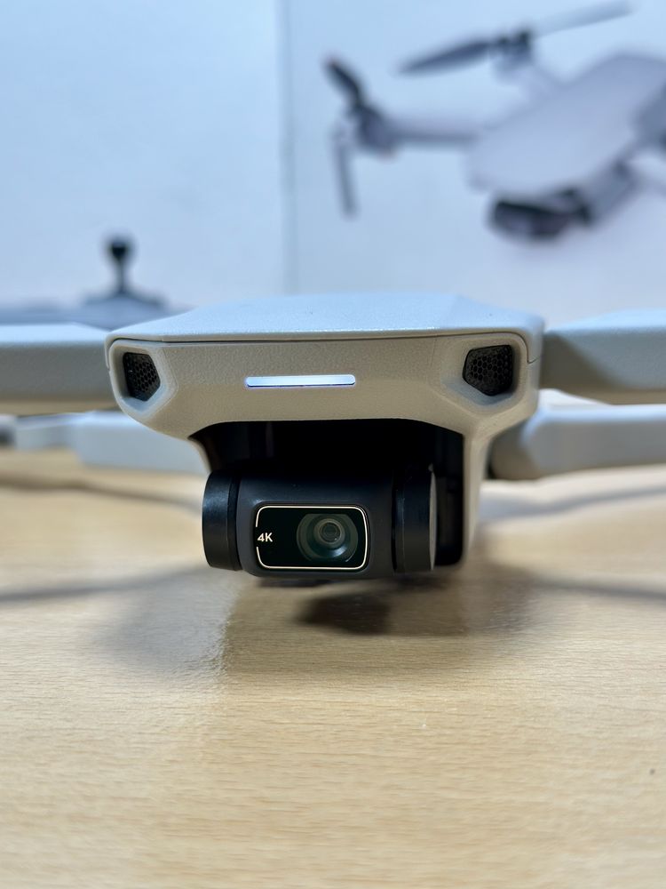 Drone DJI Mini 2 (4K - Autonomia: Até 31 min - Cinzento)