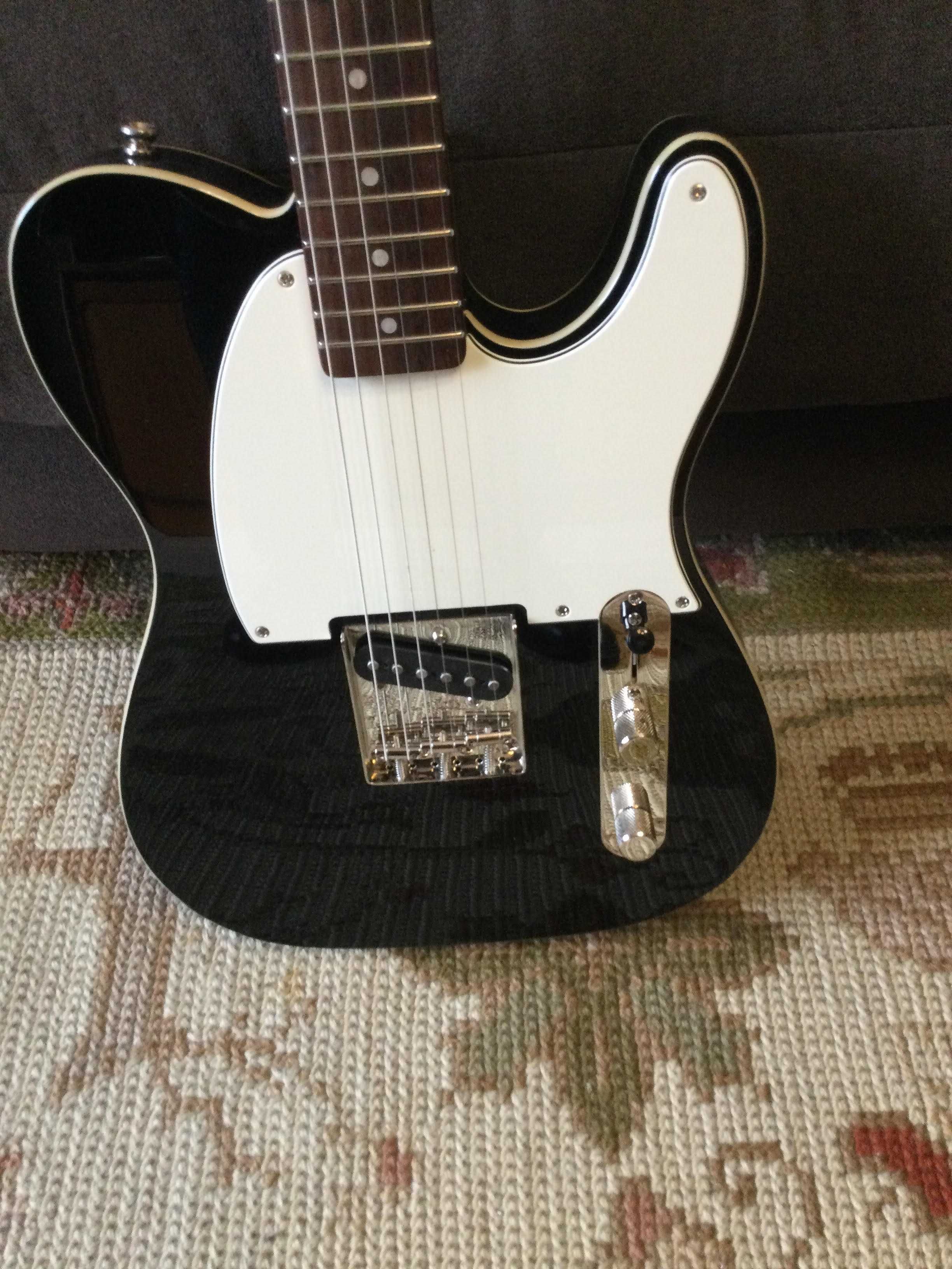 Fender Squier Classic Vibe FSR 60s Custom Esquiere