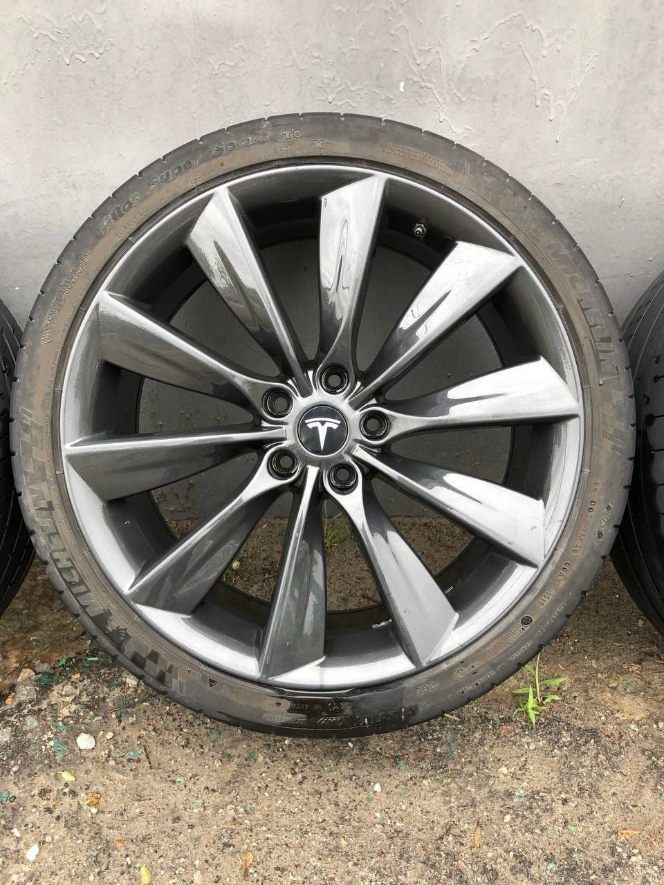 777 Колеса в сборе R21 5/120 265/35 245/35 Tesla Model S