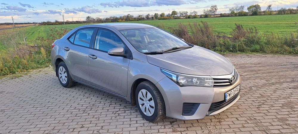 Toyota Corolla Toyota Corolla sedan 1,6 benzyna bezwypadkowy