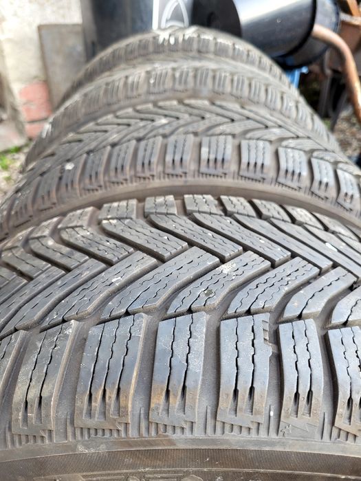 215/60 16 Michelin zimowe