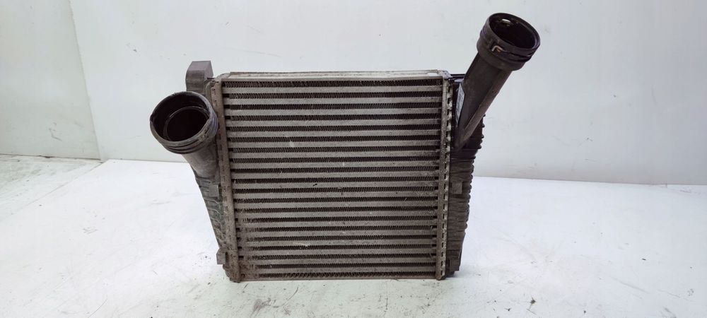 CHŁODNICA INTERCOOLER PRAWY AUDI Q7 4L 7L6145804