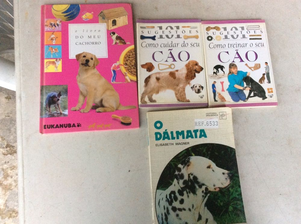Revistas e livros sobre diversas raças de cães