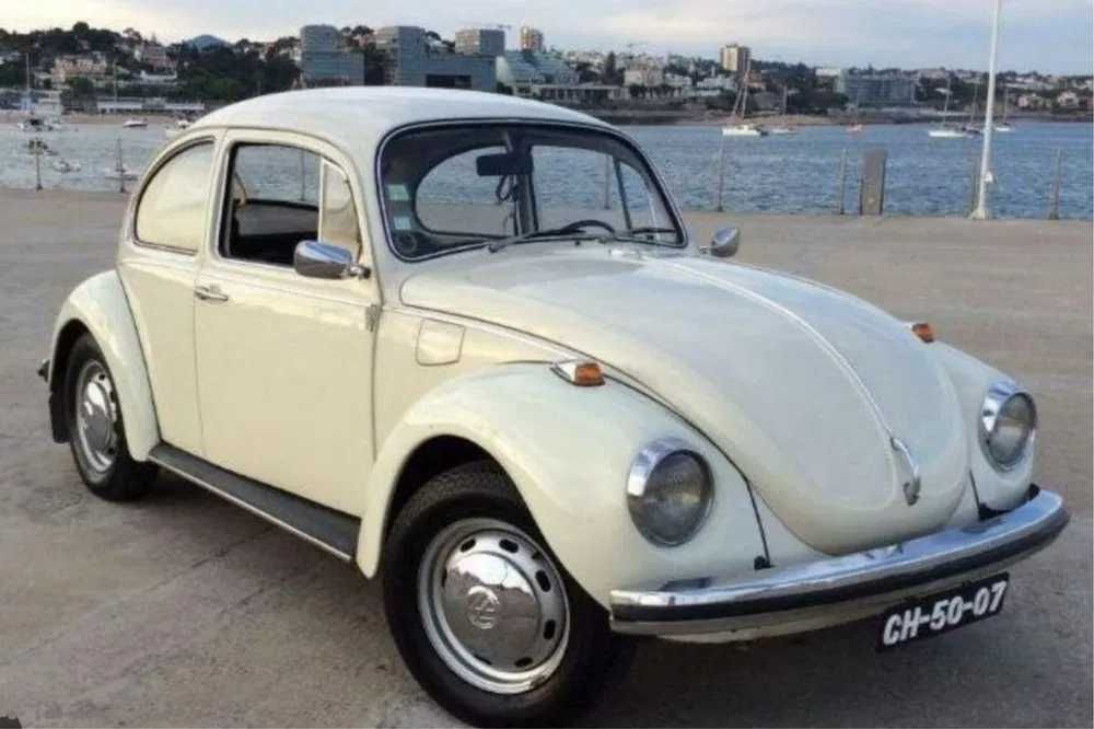 VOLKSWAGEN 1300L Carocha Branco (Teto de Abrir)