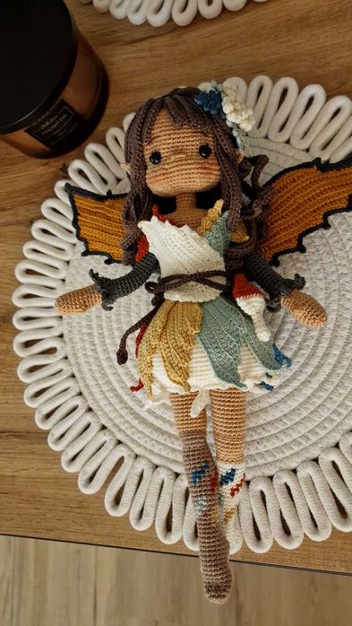 Lalka Eryn szydełkowa, 35 cm długości, ręcznie robiona