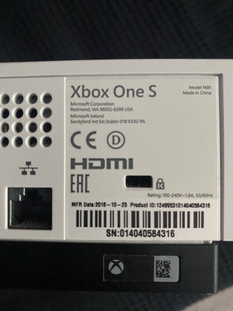 Xbox one 500gb + pad