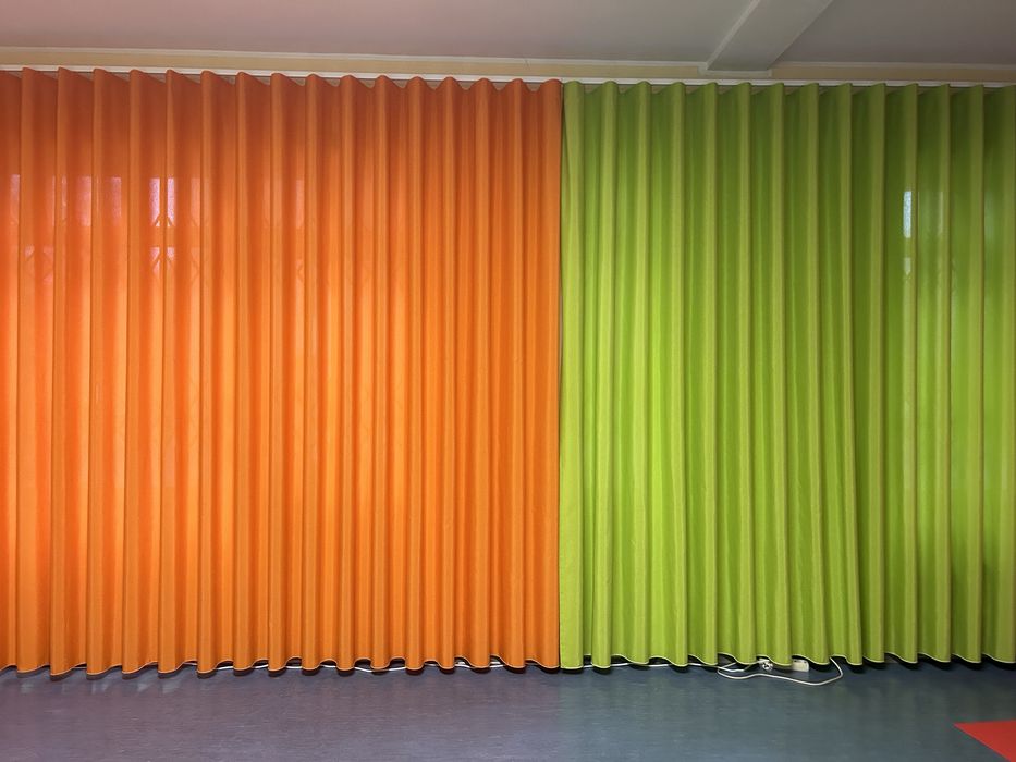 Conjunto de Cortinas Coloridas