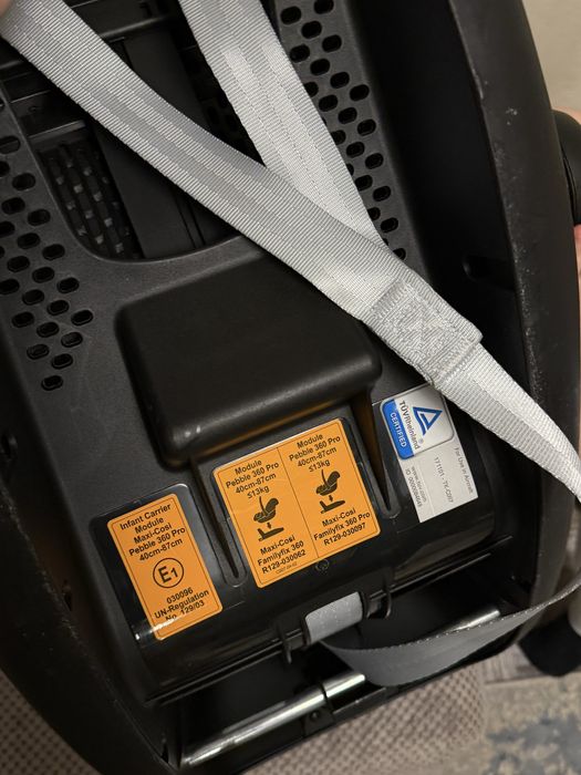 Продам автолюльку maxi-cosi pebble 360 pro