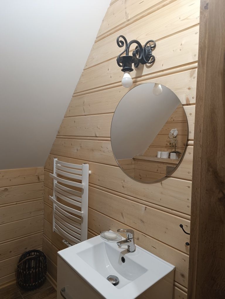 Całoroczny domek do wynajęcia z jacuzzi