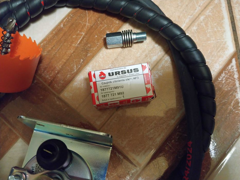 Wskaźnik ciśnienia oleju zegar manometr MF 255 Ursus 3512 MF 235 MF3