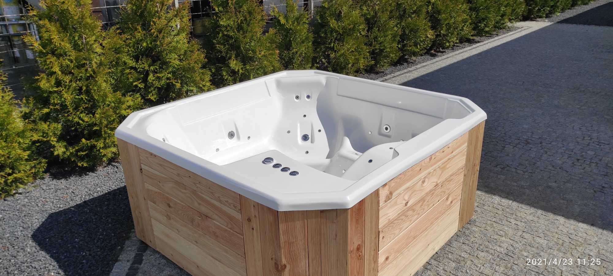 SPA ogrodowe jacuzzi taras działka hydromasaż 230V