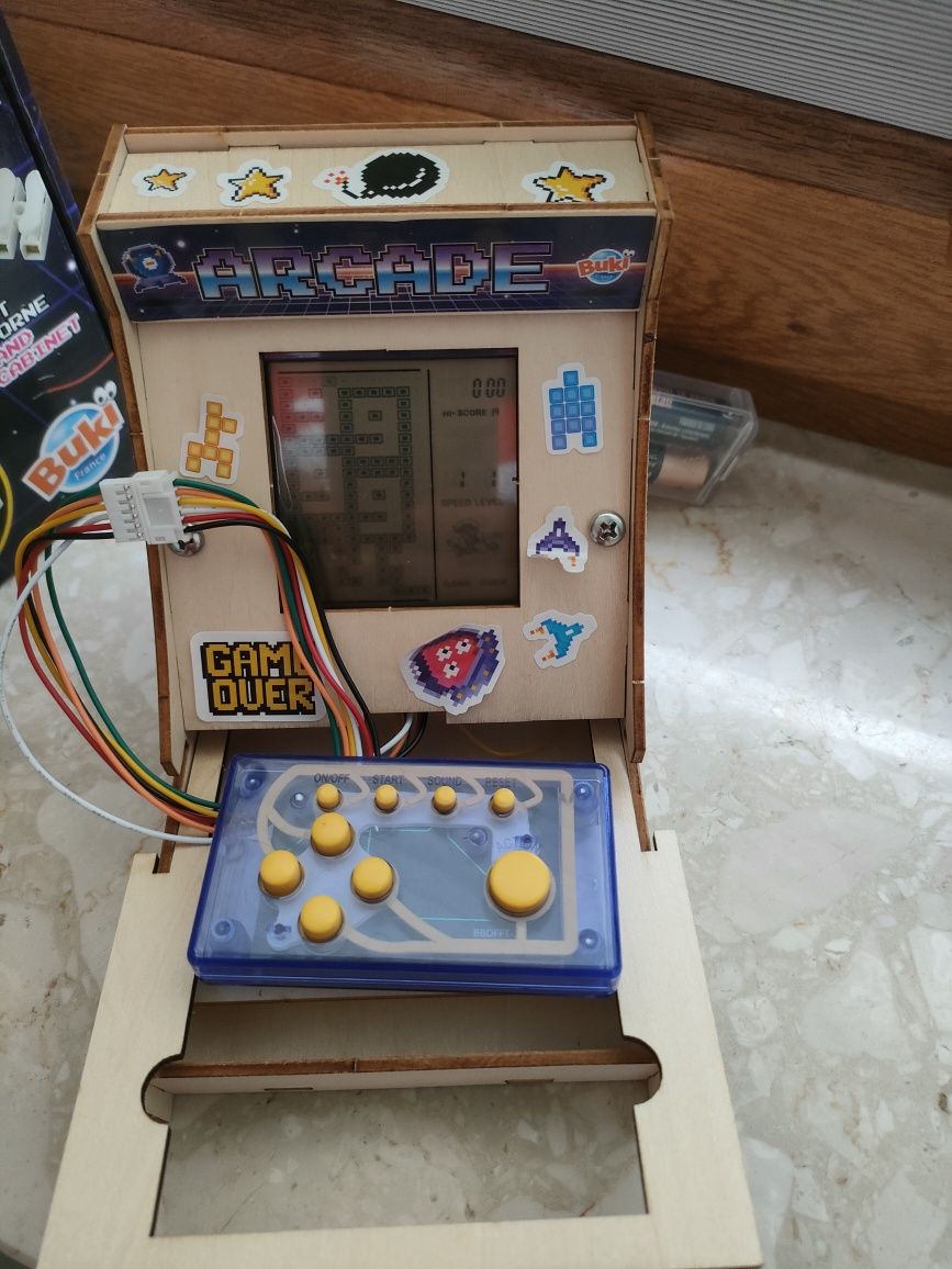 Automat do gier 12 gier Buki rezerwacja