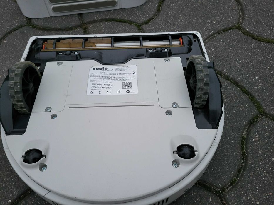 Robot sprzątający NEATO ROBOTICS Botvac 8100 mocny ze stacją lądującą