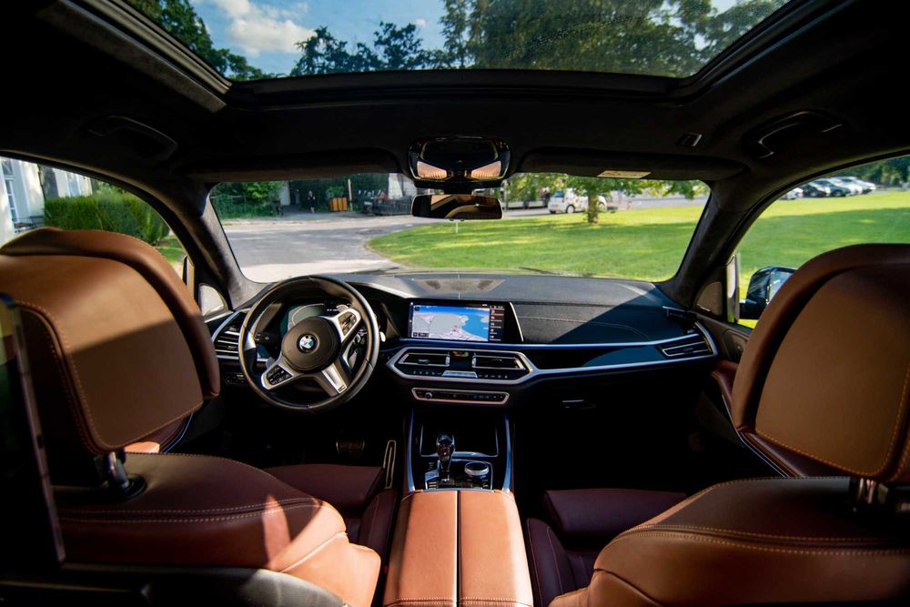 Transport VIP z kierowcą - BMW X7 - Auto na ślub- Przewozy VIP-Wynajem