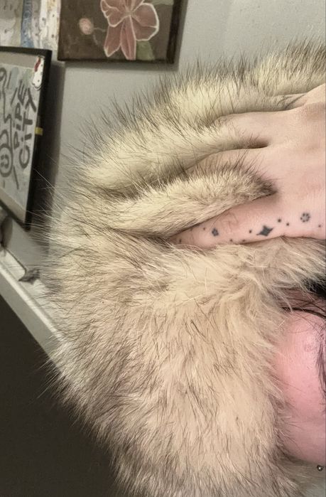 puszysta czapka naturalna w jasnym kolorze