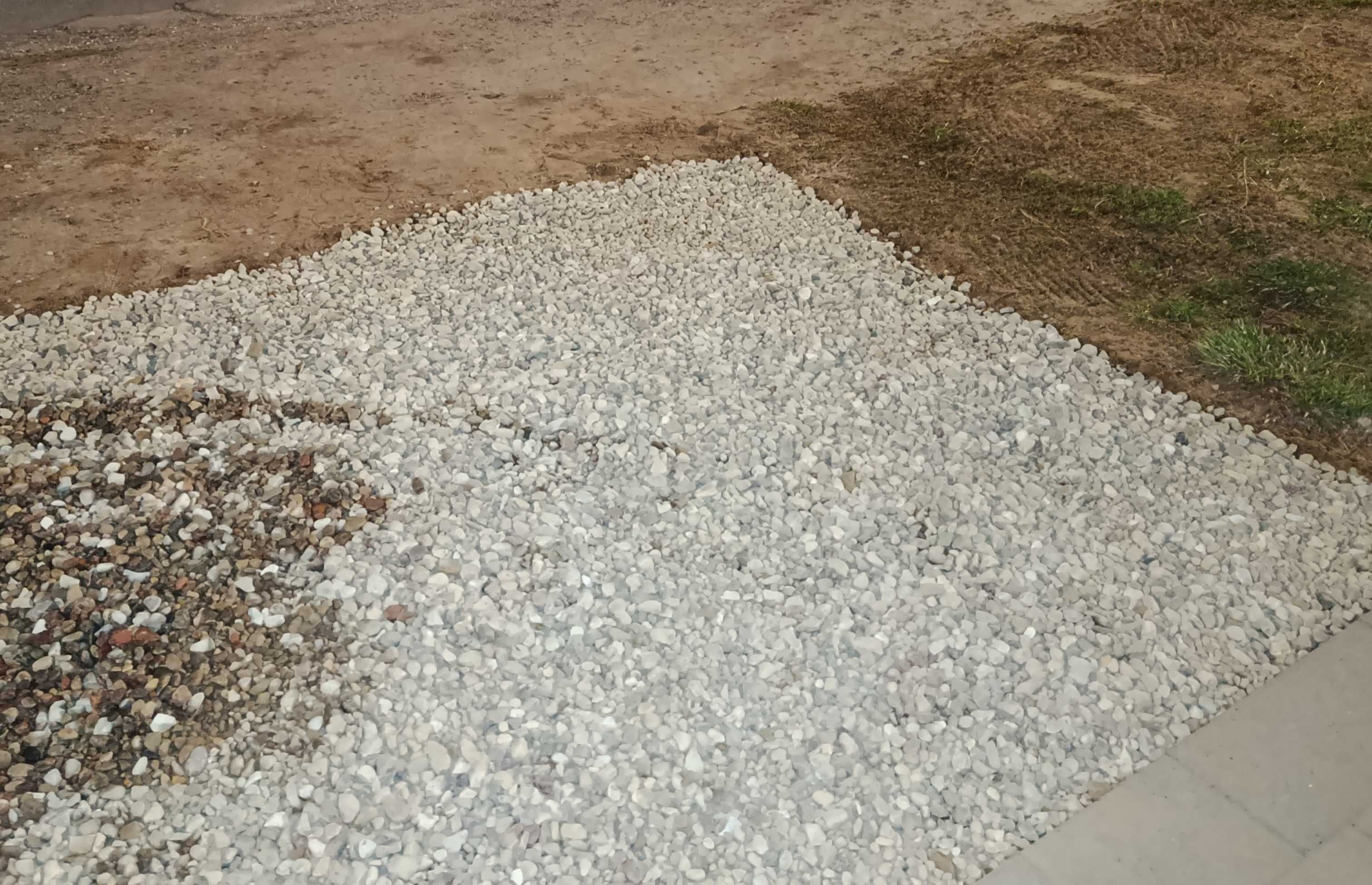 Kamień otoczak frakcja 16.28 500kg na wjazd wokół drzewek Ciechocinek