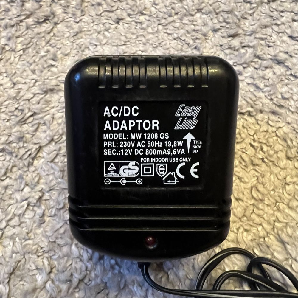 Router Inteno GB150B, zasilacz