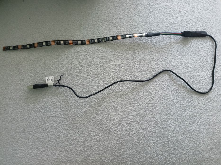 LED 30 cm świecący się na kolorowo z