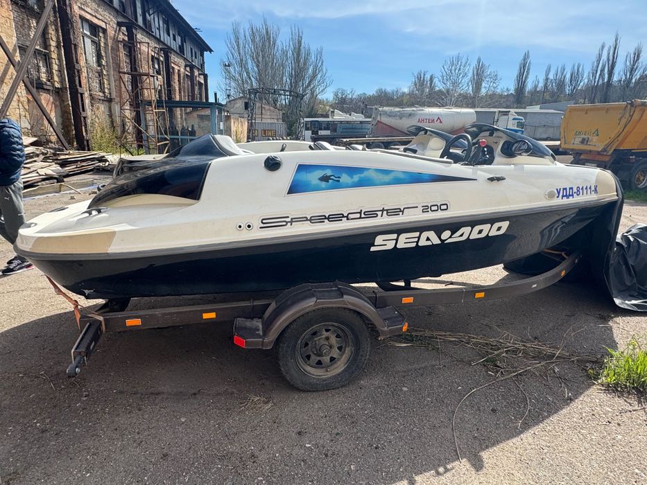 Продам катер BRP speedster 200