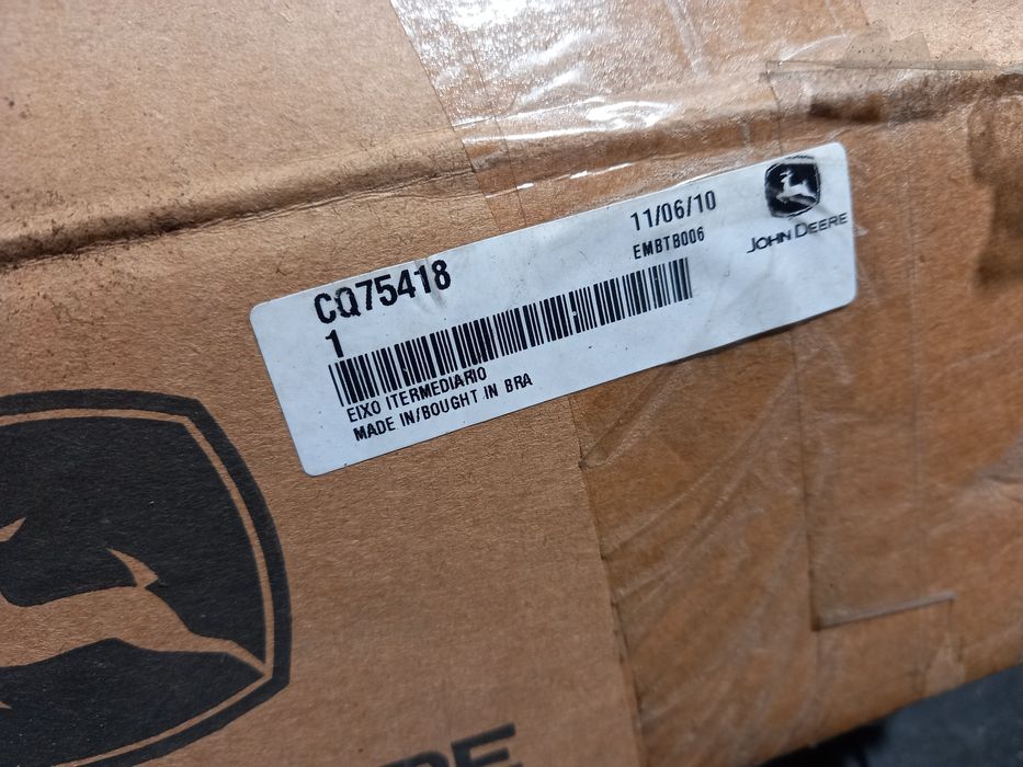 Wałek kombajnu W330  napędowy pośredni 1570 john deere CQ75418