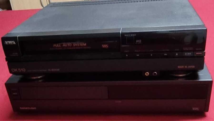 Dois VHS para peças