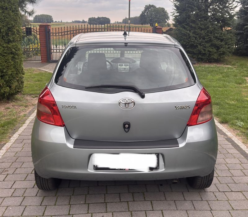 Toyota Yaris 1.3 VVTi 87 KM-Klimatyzacja-132 000 KM-5 drzwi