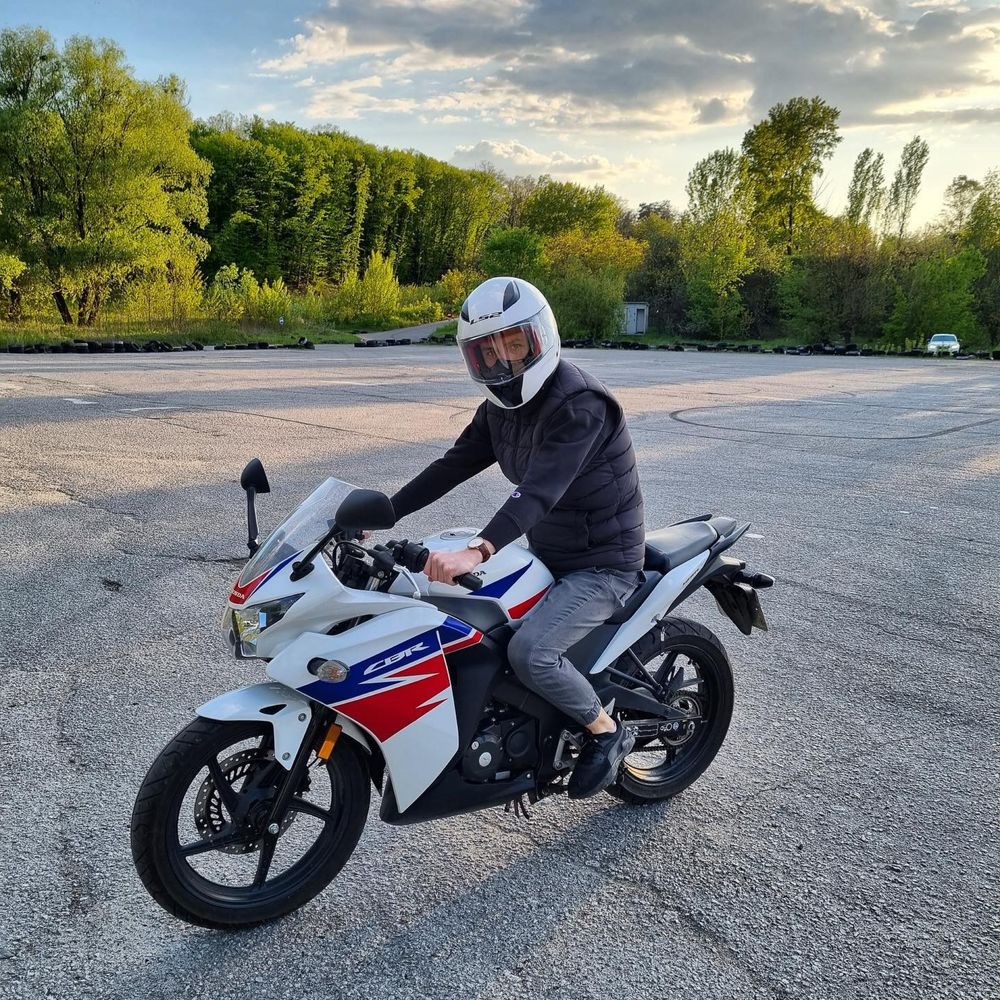 Продам Honda CBR 125R 2015