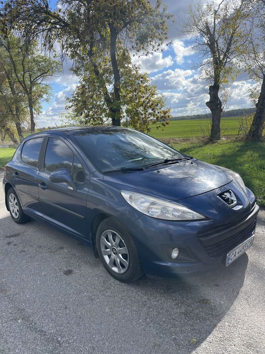 Автомобіль Пежо 207